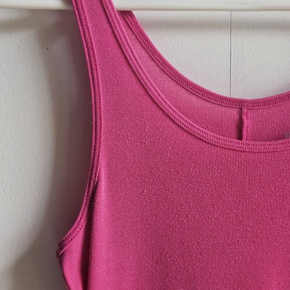 Mossimo Ribbed Tank in Women's M - Picture 3 of 8
